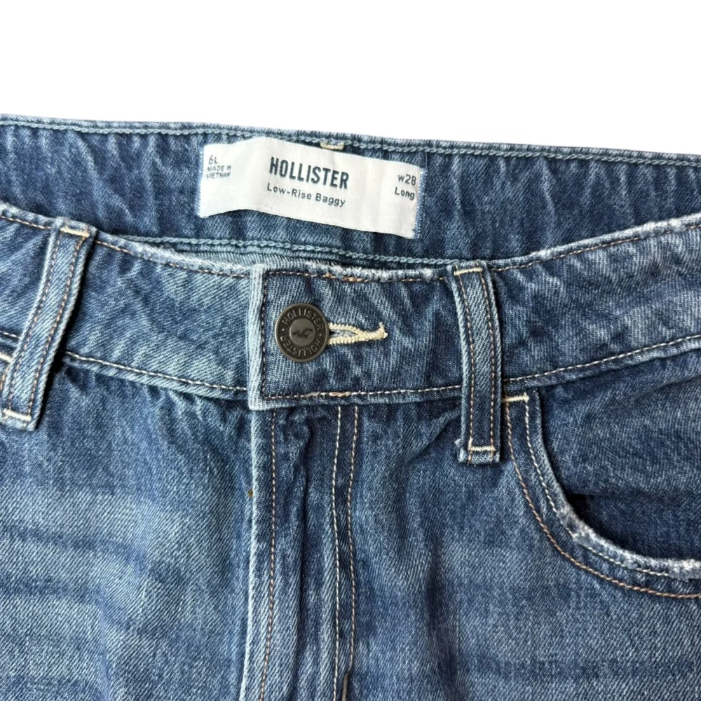 Hollister 32 inch